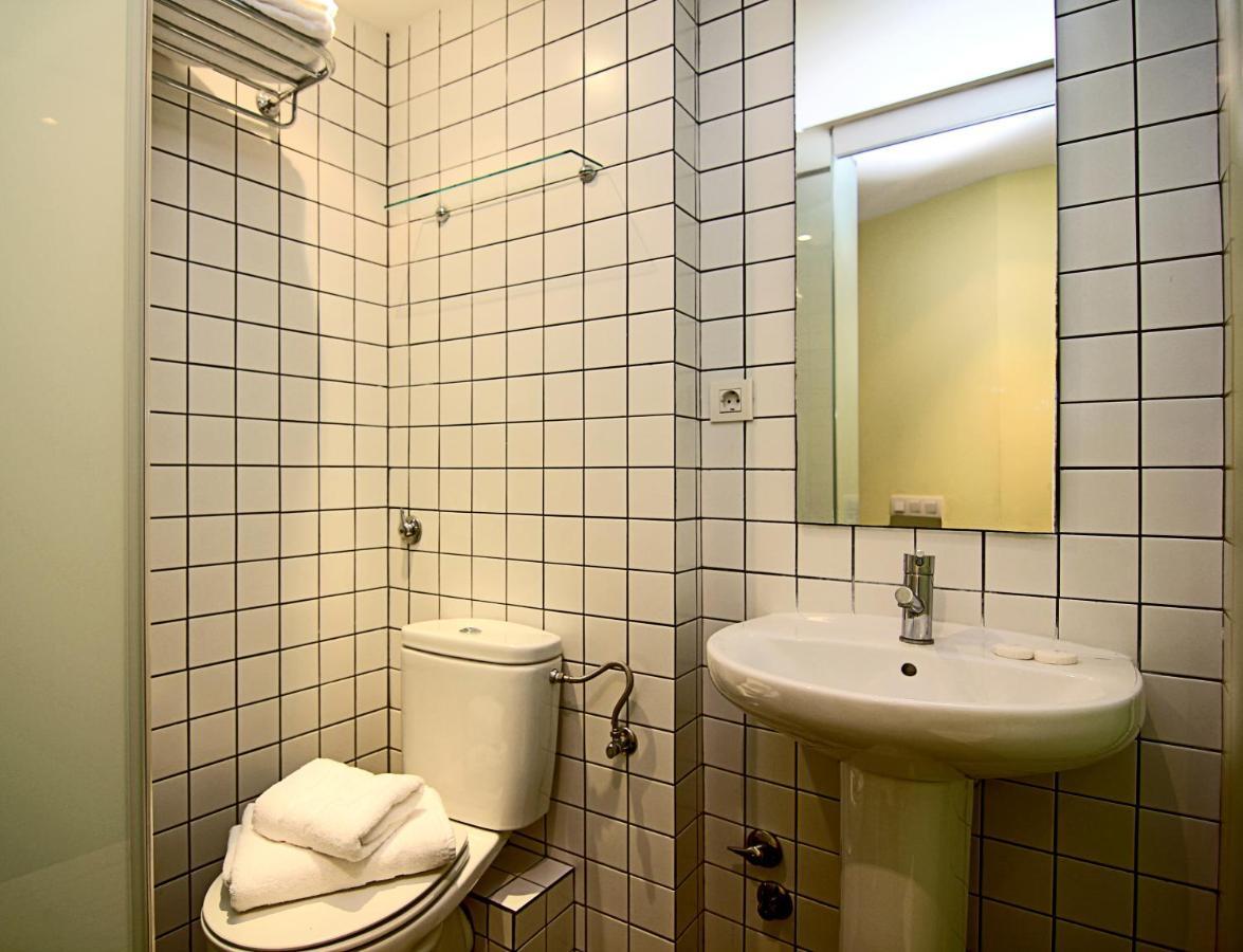 Classbedroom Born Apartments Barcelona Exterior photo