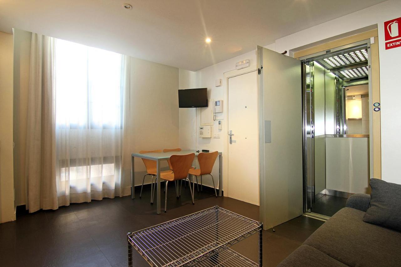 Classbedroom Born Apartments Barcelona Exterior photo